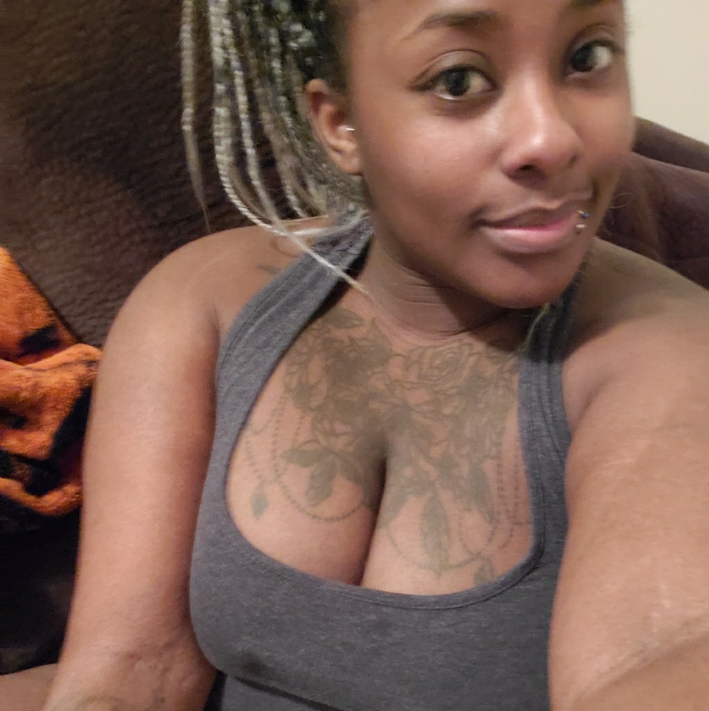 Meet your Posher, Kayla